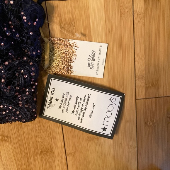 MACY’s sequined halter top NWT - Picture 3 of 8